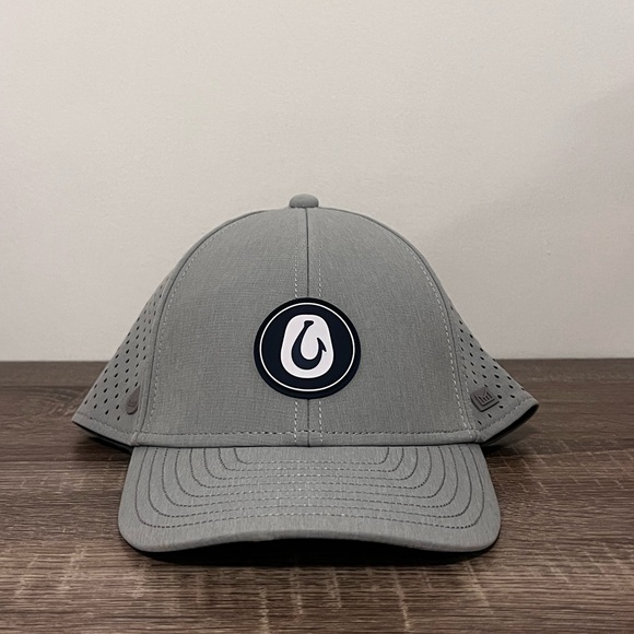 Melin x Olukai A game hat grey NWT